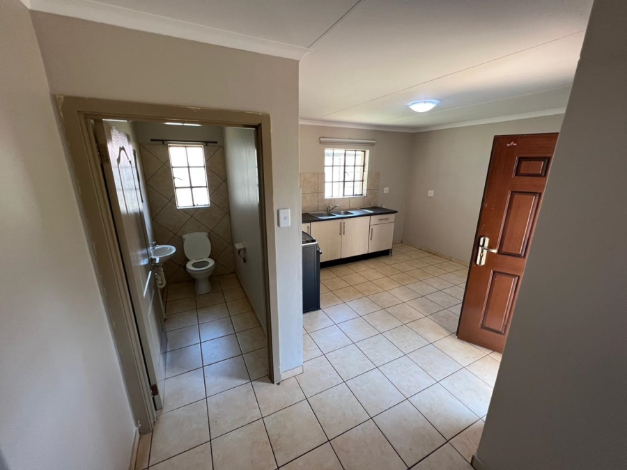 To Let 2 Bedroom Property for Rent in Melodie North West